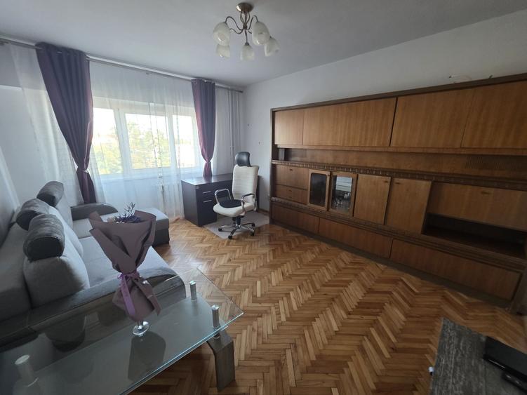 Apartament cu 3 camere decomandat în Mărăști