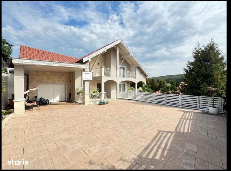 Casă cu 4 camere cu Teren 768 Mp în Livezeni