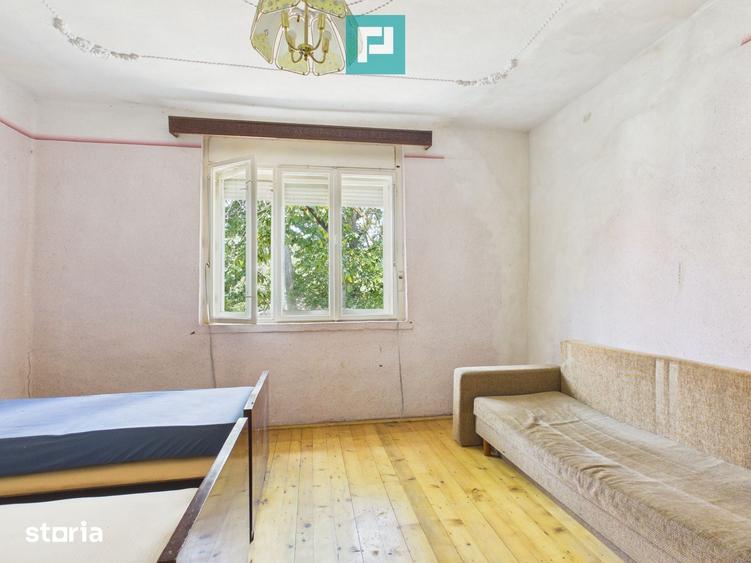 Casă cu 4 camere cu Teren 4427 Mp în Central