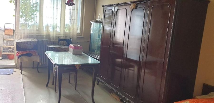 Apartament cu 3 camere în Drumul Taberei