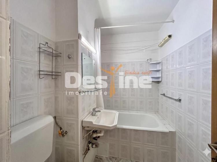 Apartament cu 2 camere semidecomandat, mobilat în Vest