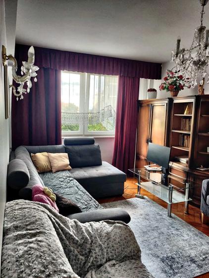 Apartament cu 3 camere semidecomandat în Nufărul