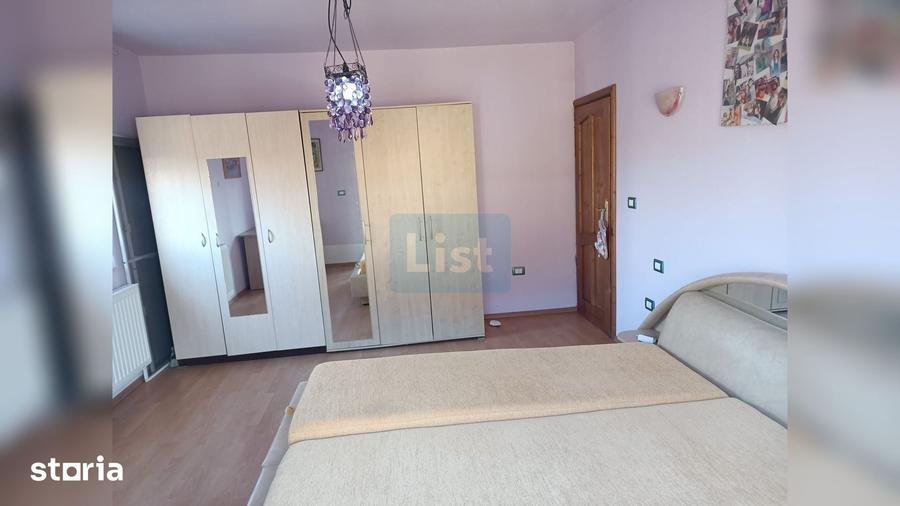 Casă cu 5 camere cu Teren 709 Mp în Podari