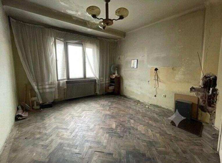 Apartament cu 5 camere circular în Armeneasca