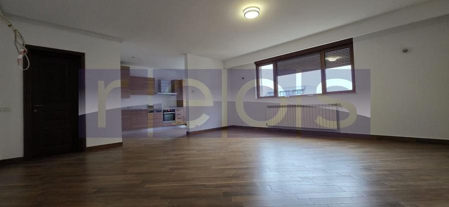 Apartament cu 3 camere semidecomandat, mobilat în Dorobanți