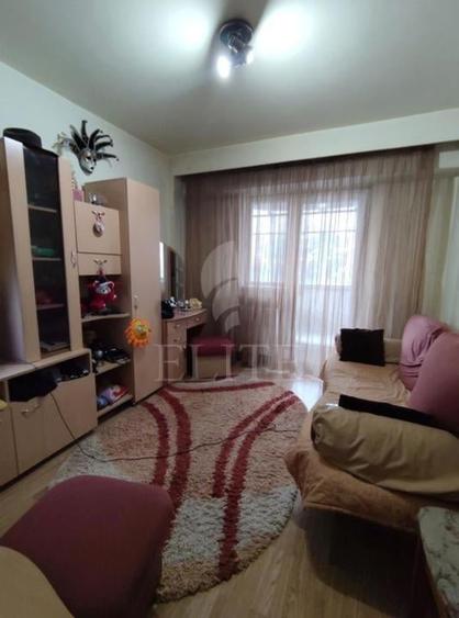Apartament cu 3 camere decomandat, mobilat în Mărăști