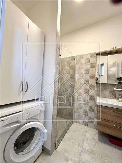 Apartament cu 2 camere decomandat în Ultracentral