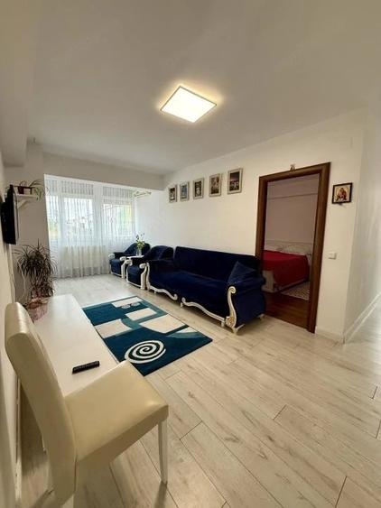 Apartament de inchiriat 3 camere,zona Nufarul - 5
