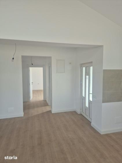 Casă cu 4 camere cu Teren 320 Mp în Tunari