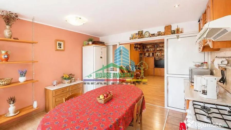 Apartament cu 3 camere decomandat în Central