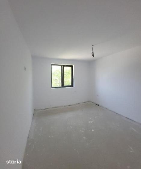 Casă cu 4 camere cu Teren 300 Mp în Central