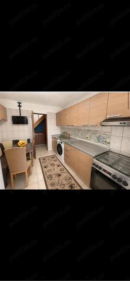 Apartament cu 3 camere decomandat în Berceni