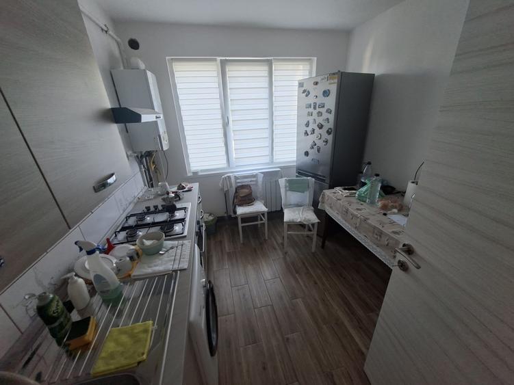 Apartament cu 3 camere decomandat, etaj 4/10, zona Alexandru cel Bun - 6
