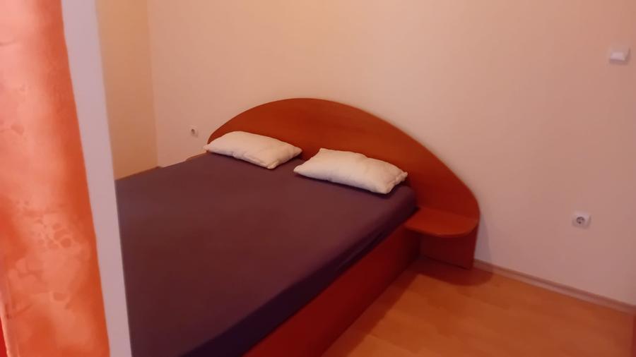 Apartament cu 2 camere semidecomandat, mobilat în UTA