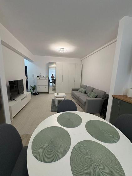 Apartament cu 2 camere decomandat în Titan