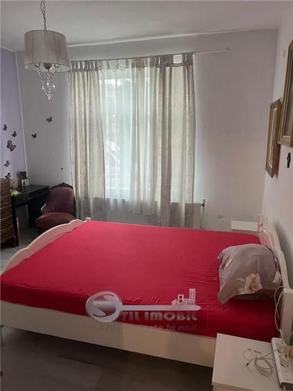Casă cu 6 camere cu Teren 600 Mp în Sărărie