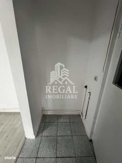Apartament cu 2 camere semidecomandat în Batiz