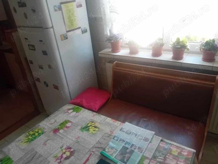 Apartament cu 3 camere decomandat în Dărmănești