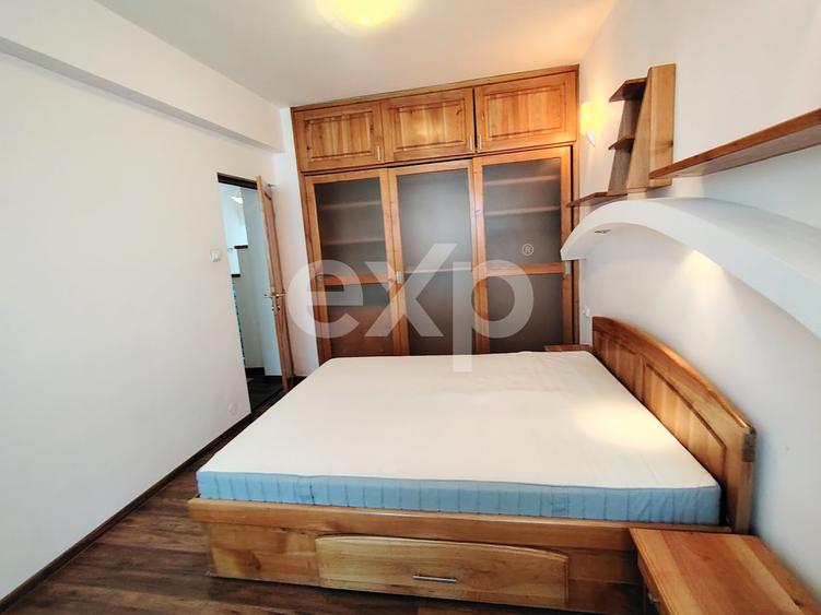Apartament cu 4 camere semidecomandat, mobilat în Zorilor