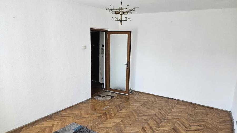Apartament cu 2 camere decomandat în Militari