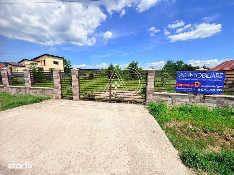 Teren de 8500 mp, în Runcu
