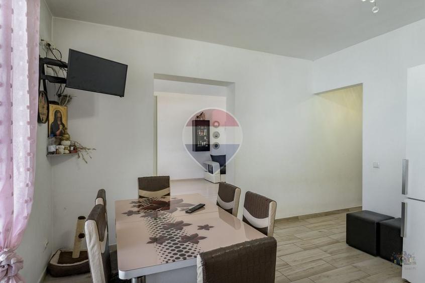 Casă individuală cu 4 camere cu Teren 315 Mp în Est