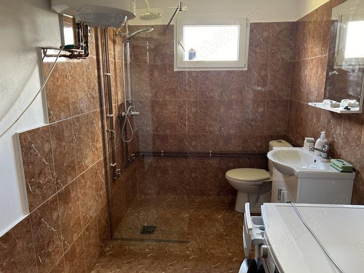 Casă cu 6 camere cu Teren 2700 Mp în Bocsig