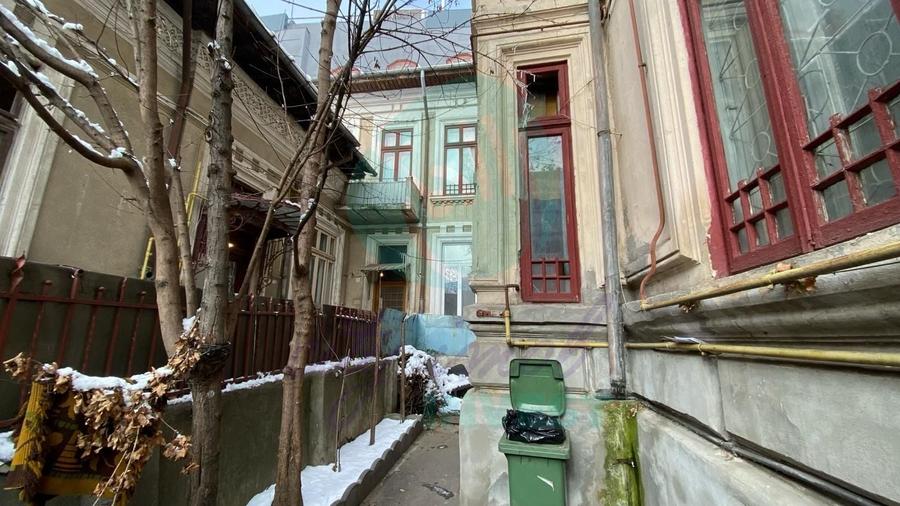 Apartament cu 4 camere semidecomandat în Unirii