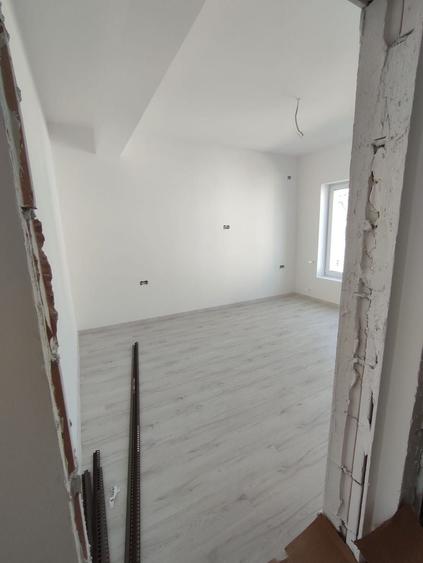 Duplex cu 3 camere cu Canalizare în Nord-Est