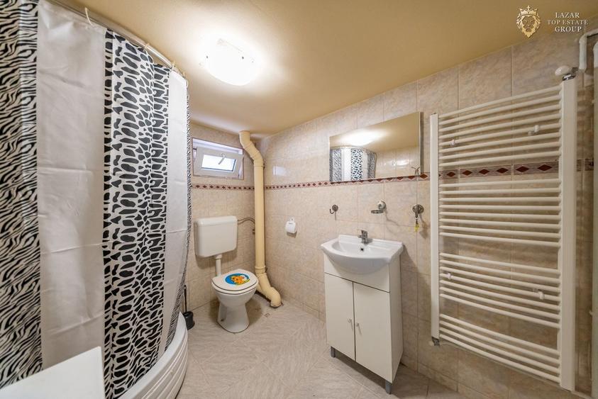 Casă individuală cu 4 camere cu Canalizare în Intim