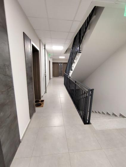 Apartament cu 2 camere semidecomandat, mobilat în Torontalului