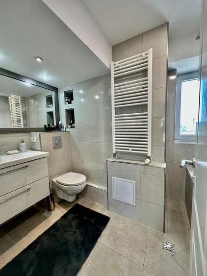 Apartament cu 3 camere decomandat, mobilat în P-ța Alba Iulia