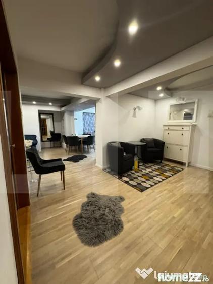 Apartament cu 4 camere decomandat, mobilat în Central