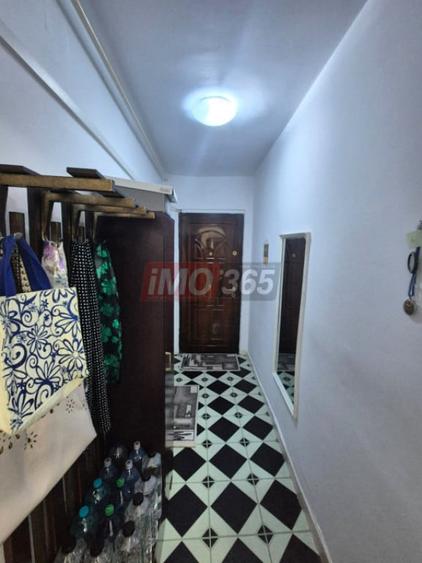 Apartament cu 3 camere decomandat în Găvana