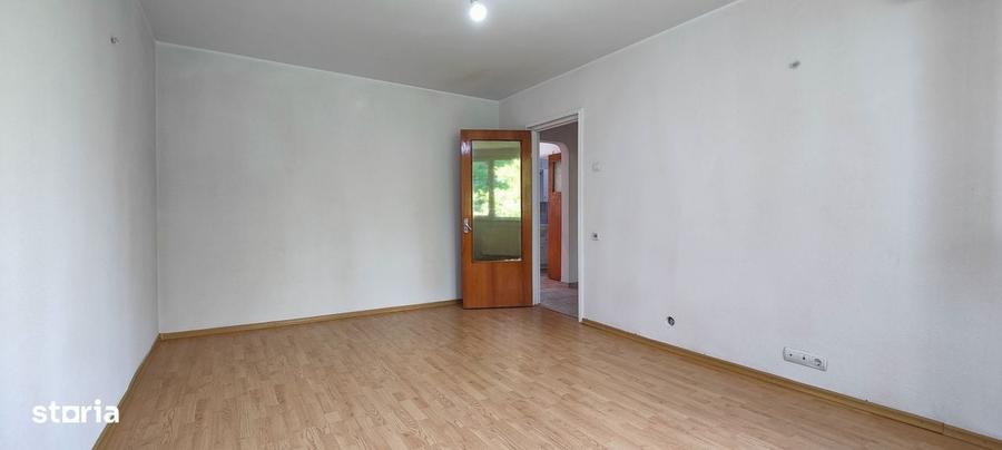 Apartament cu 3 camere decomandat în Politehnica