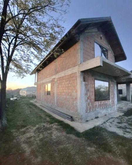 Casă cu 4 camere în Varlaam