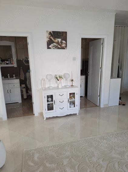 Apartament cu 3 camere decomandat în Drumul Taberei
