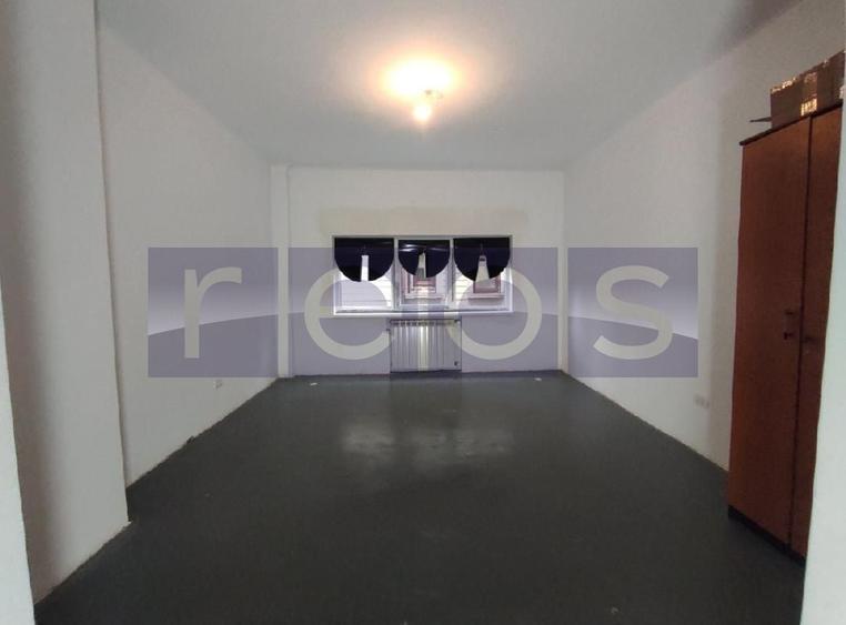 Apartament cu 4 camere decomandat în Calea Călărașilor