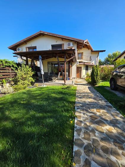 Duplex cu 4 camere cu Canalizare în Balotești