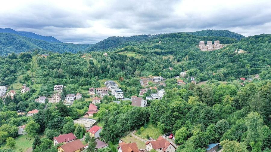 Teren Construcții intravilan de 2700 mp, în Drumul Poienii