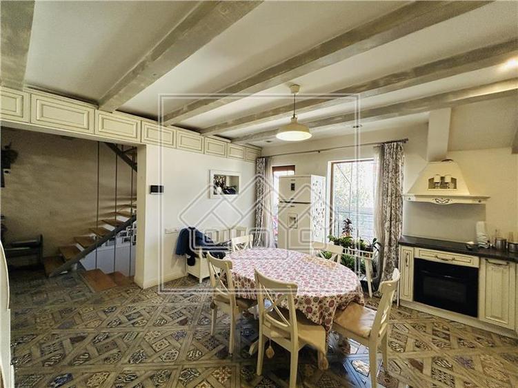 Apartament cu 4 camere, 2 bai, terasa - B-dul Victoriei - 7