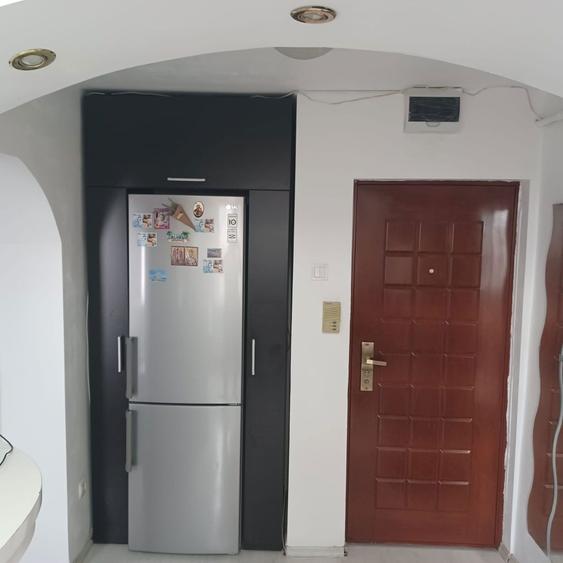 Apartament cu 2 camere semidecomandat în Radu Negru
