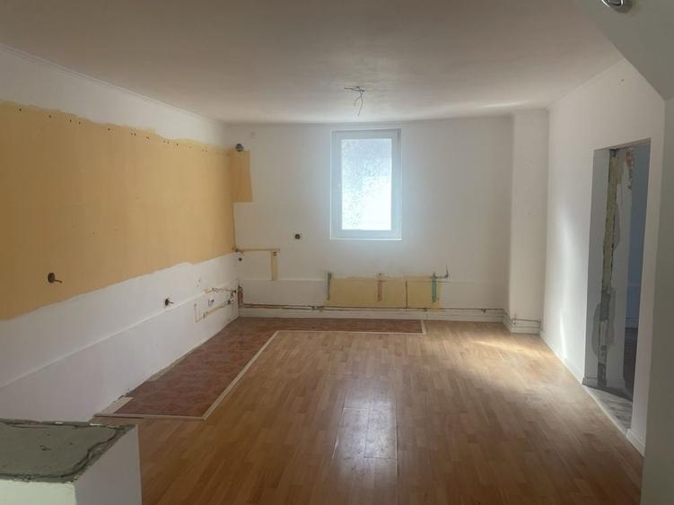 Casă cu 3 camere în Arcalia