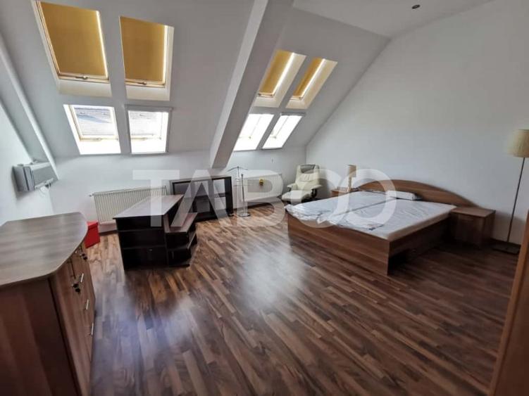 Apartament cu 3 camere semidecomandat, mobilat în Central