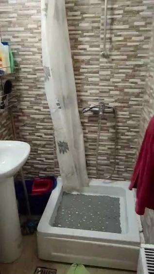 Apartament cu 3 camere nedecomandat în Coman