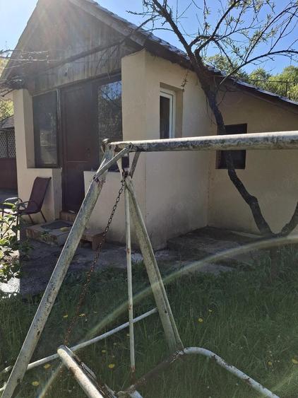 Casă cu Teren 900 Mp în Central