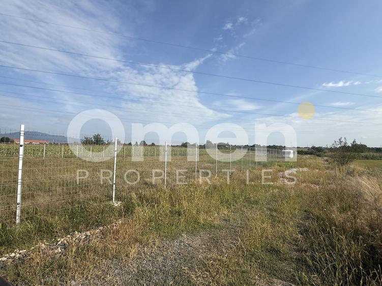 Teren Construcții intravilan de 6561 mp, în Exterior Est