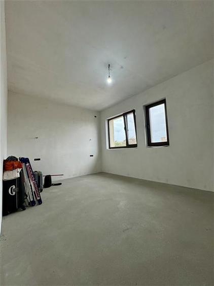 Apartament cu 3 camere decomandat în Dacia