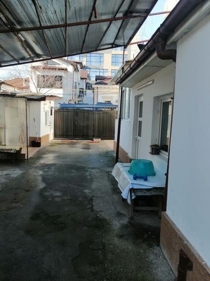 Casă cu 3 camere cu Teren 200 Mp în Central