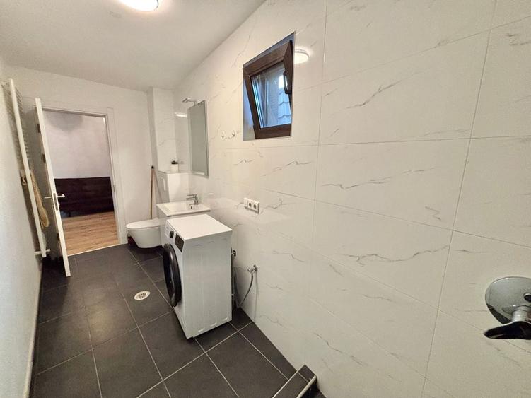 Apartament cu 3 camere semidecomandat, mobilat în Parcul Carol